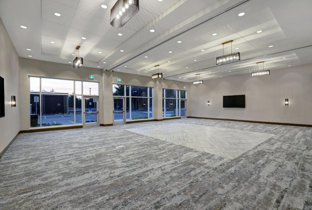 Holiday Inn Express - Kingston West By Ihg Екстериор снимка