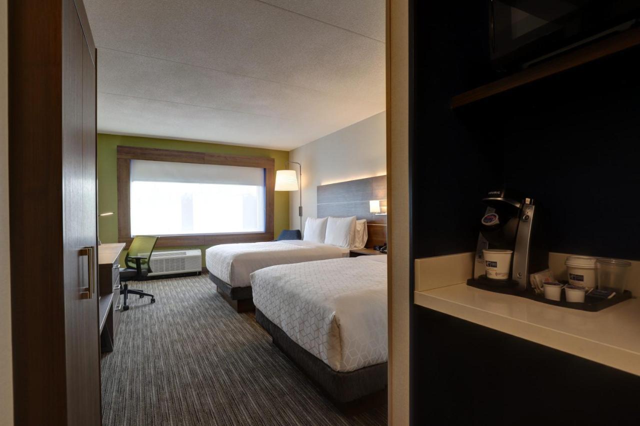 Holiday Inn Express - Kingston West By Ihg Екстериор снимка