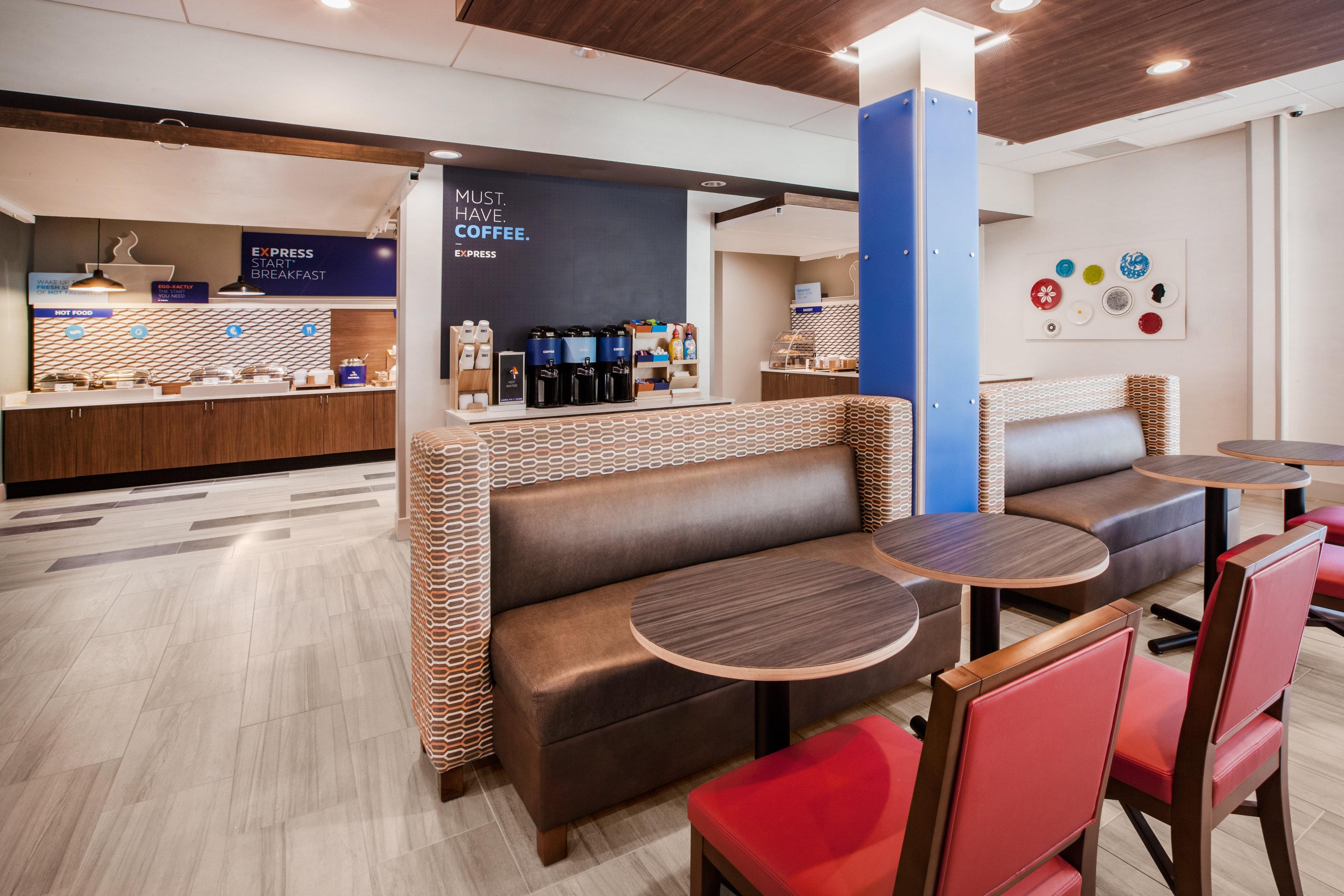 Holiday Inn Express - Kingston West By Ihg Екстериор снимка