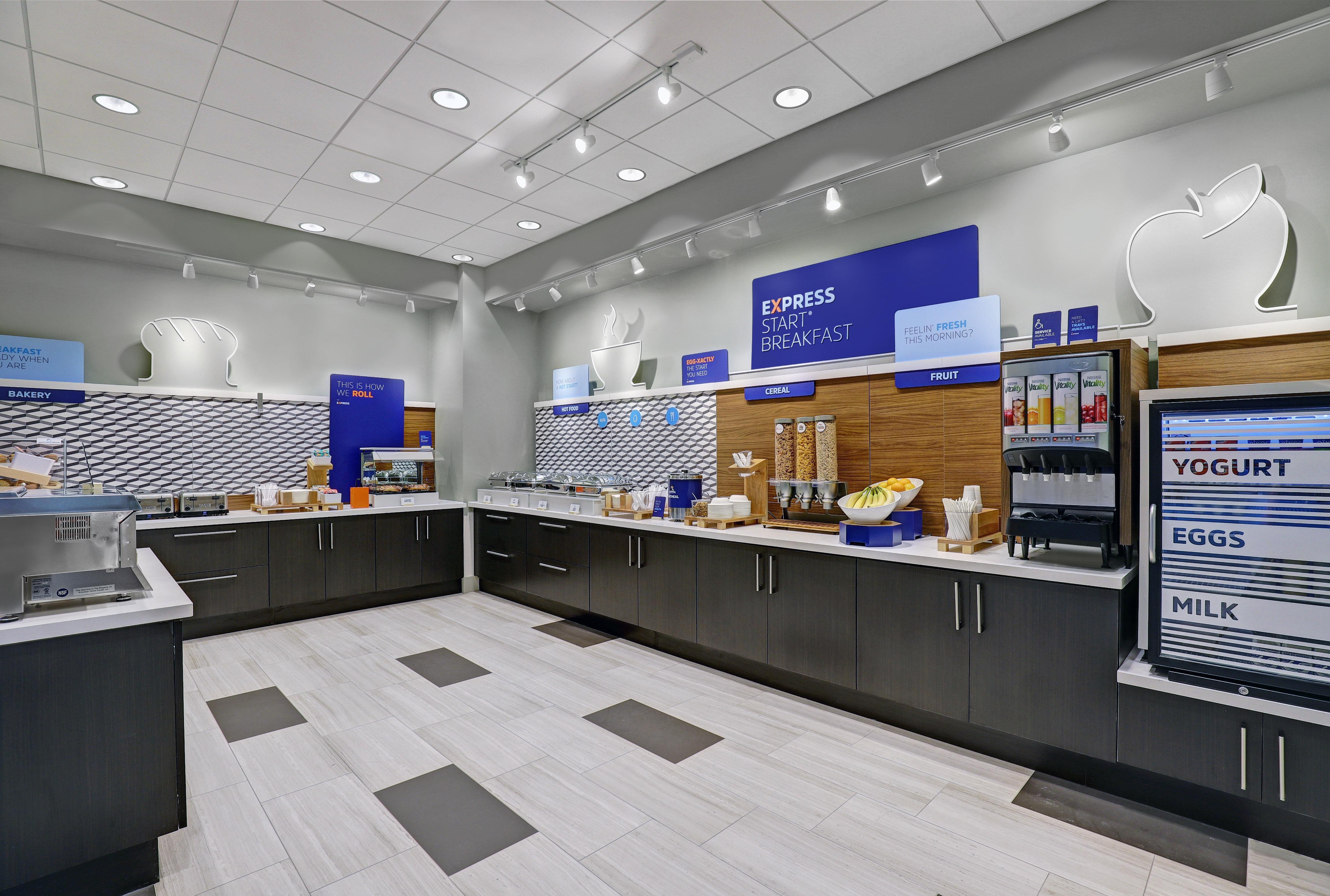 Holiday Inn Express - Kingston West By Ihg Екстериор снимка