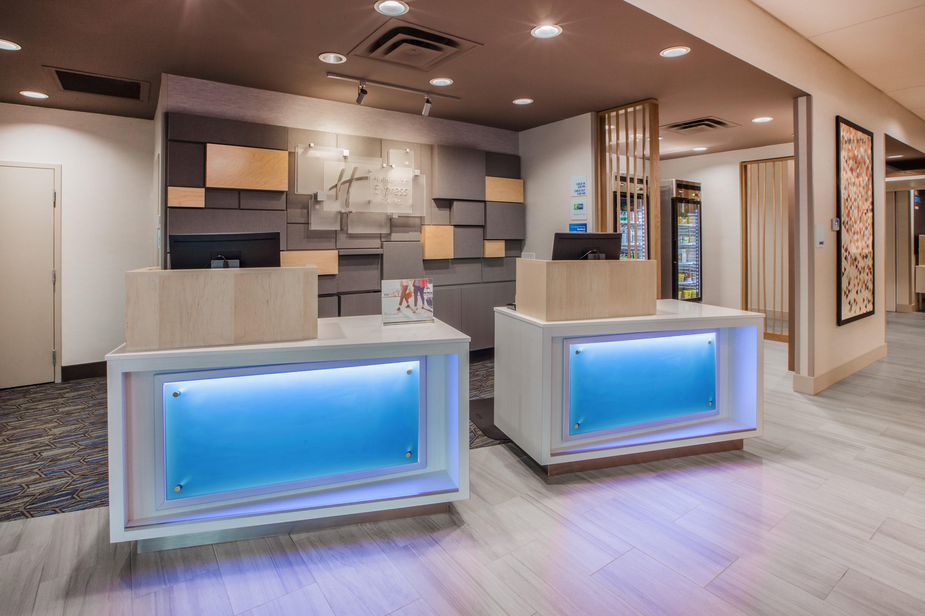 Holiday Inn Express - Kingston West By Ihg Екстериор снимка