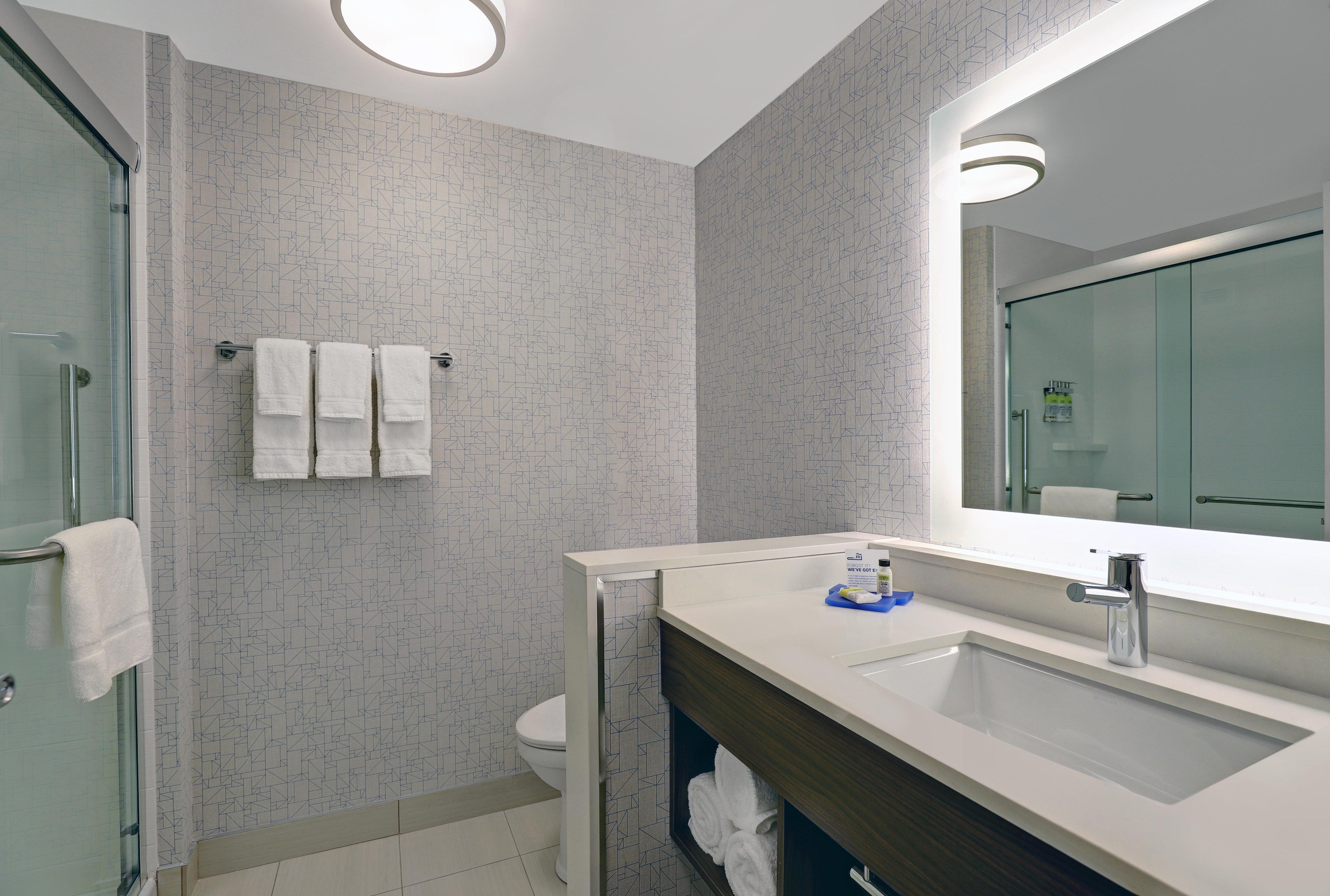 Holiday Inn Express - Kingston West By Ihg Екстериор снимка