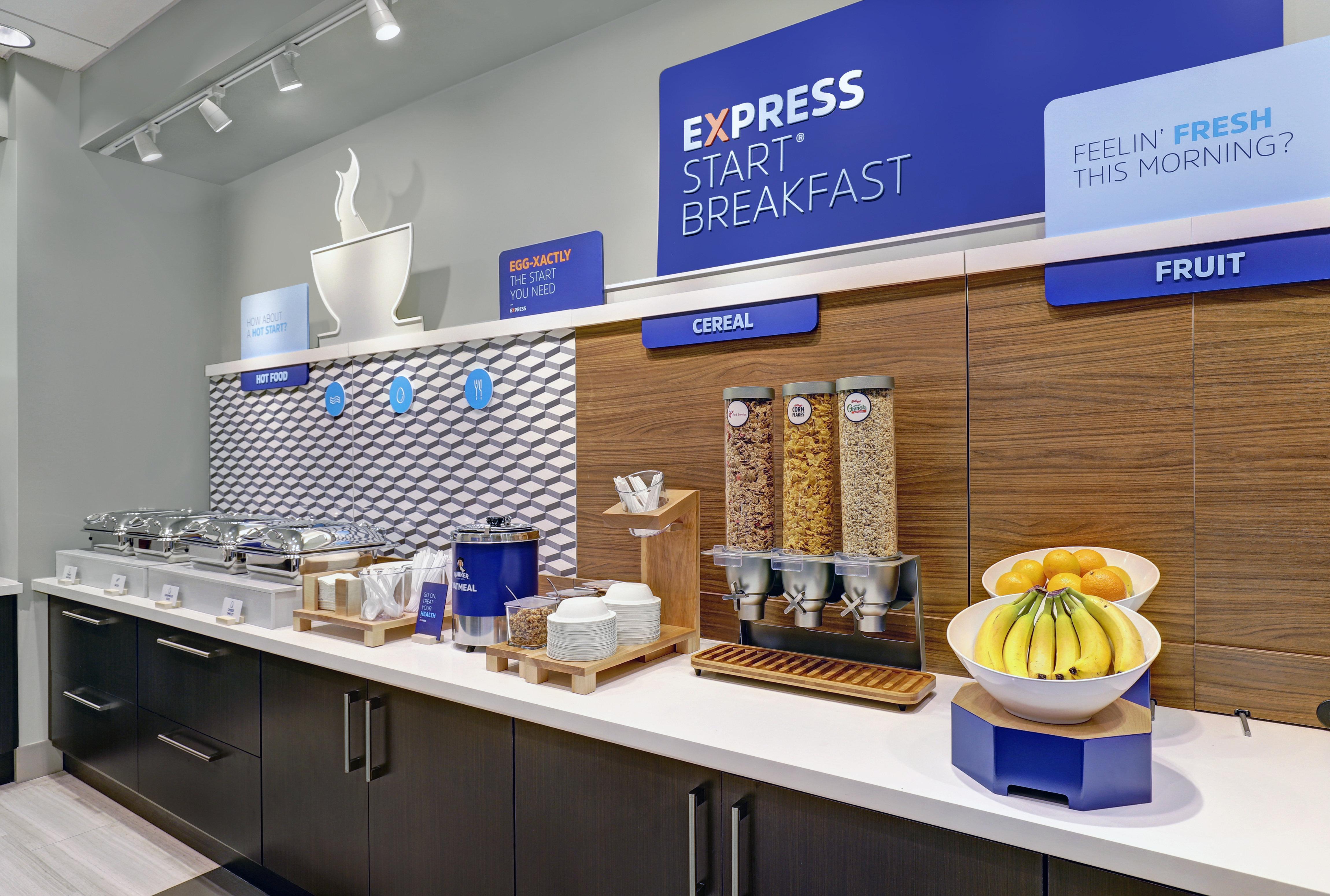 Holiday Inn Express - Kingston West By Ihg Екстериор снимка
