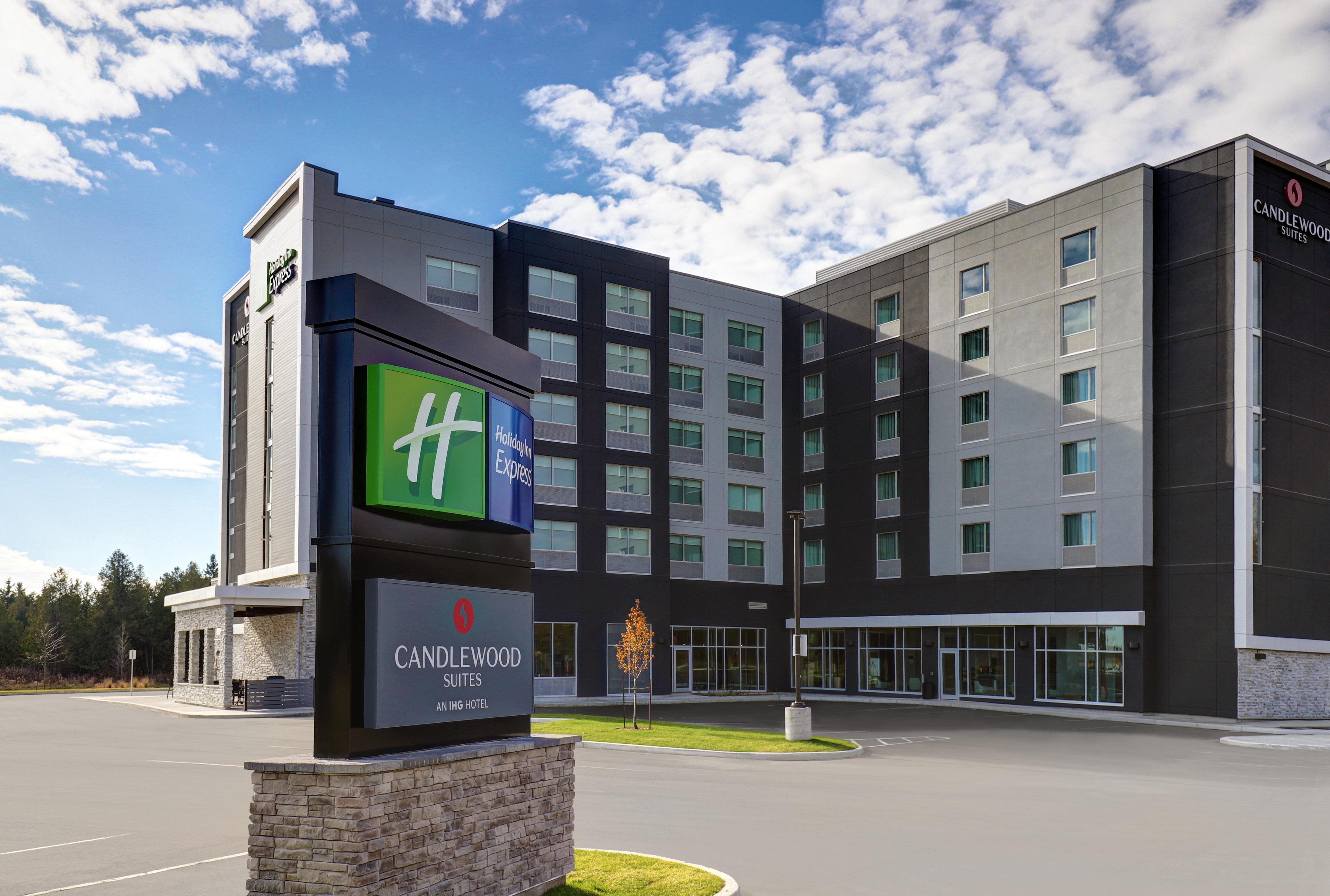 Holiday Inn Express - Kingston West By Ihg Екстериор снимка
